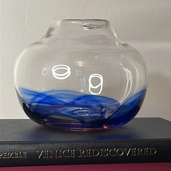 Hand Blown Magenta & Navy Swirl Art Glass Bowl Vase  Signed and Dated - Picture 9 of 10